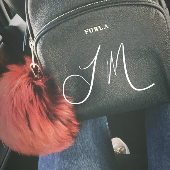 Meet your Posher, Lizzy - Picture 1 of 1